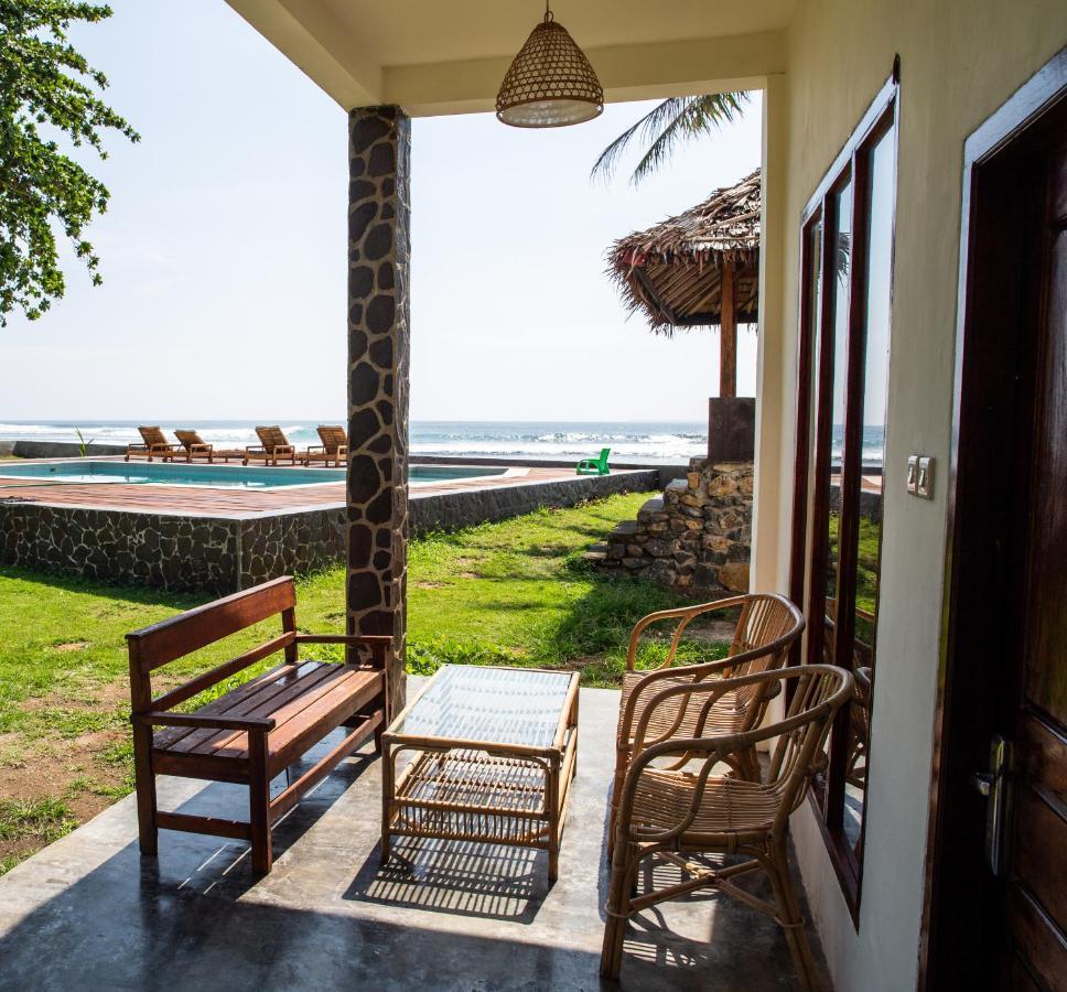 The Ujung Bocur Bungalows Krui المظهر الخارجي الصورة