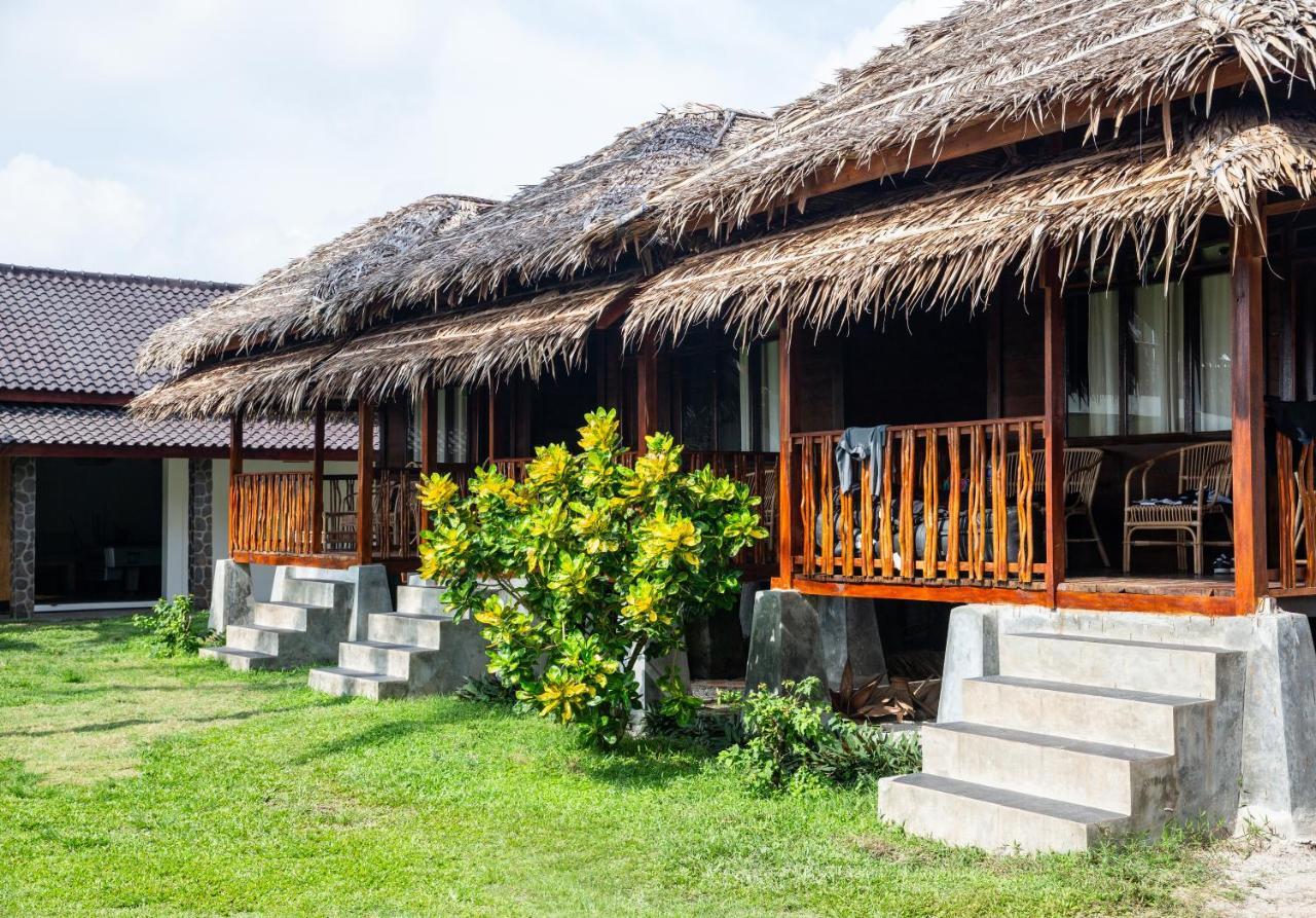 The Ujung Bocur Bungalows Krui المظهر الخارجي الصورة